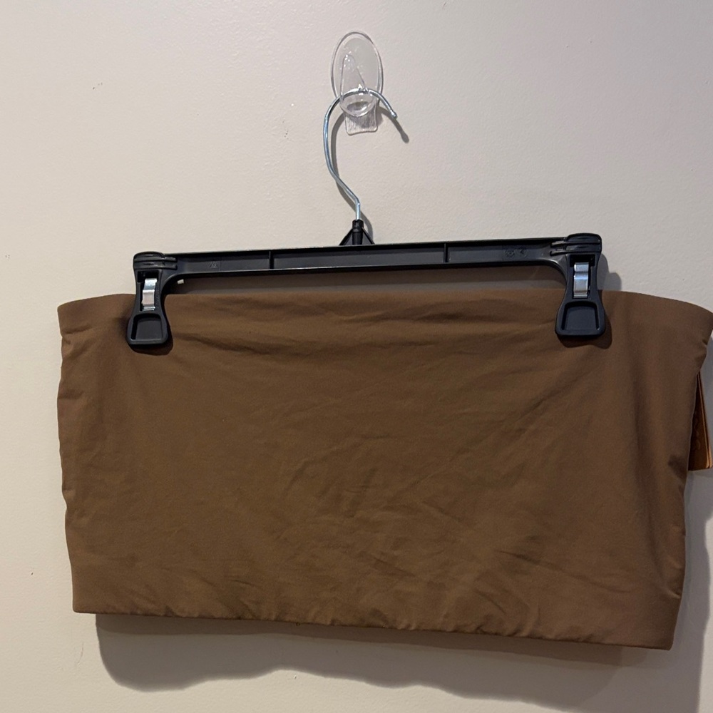 SKIMS Fits Everybody Bandeau in Oxide 4X
